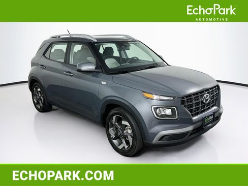 Used 2025 Hyundai Venue SEL FWD image 1