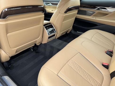 Used 2021 BMW 750i xDrive w/ M Sport Package AWD/4WD image 14