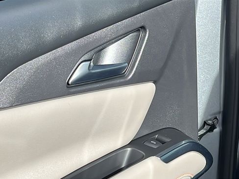 Certified 2024 Chevrolet Traverse LT image 12