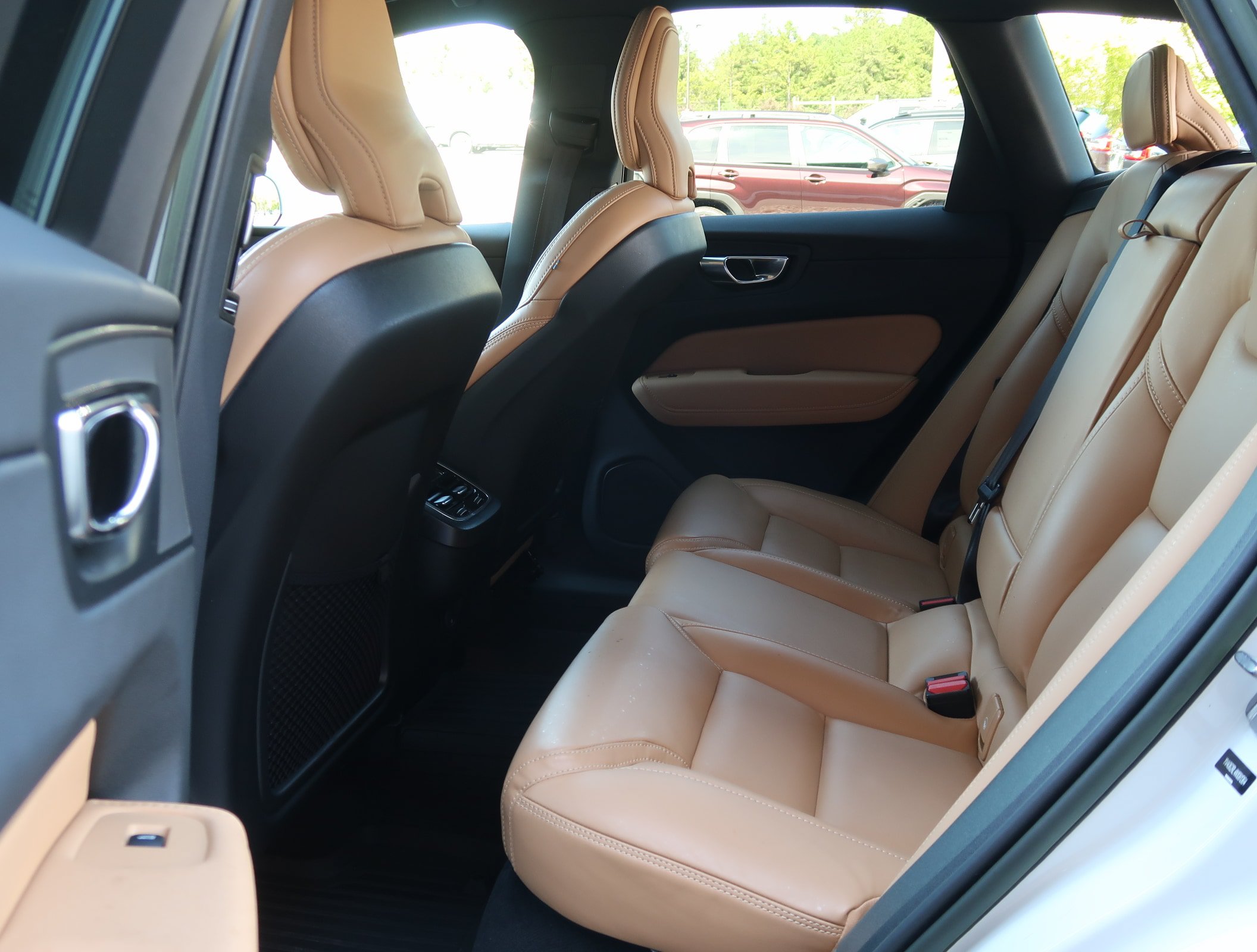 Used 2022 Volvo XC60 B6 Inscription w/ Advanced Package AWD/4WD image 30