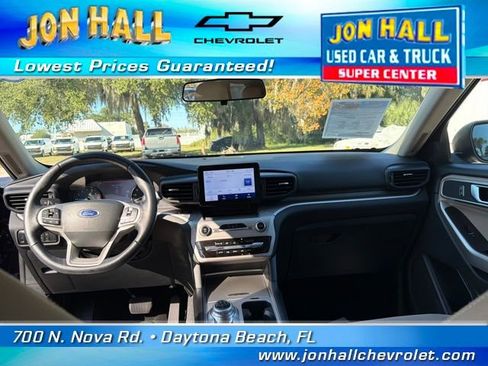 Used 2022 Ford Explorer XLT image 23