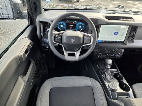 New 2025 Ford Bronco 4-Door image 7