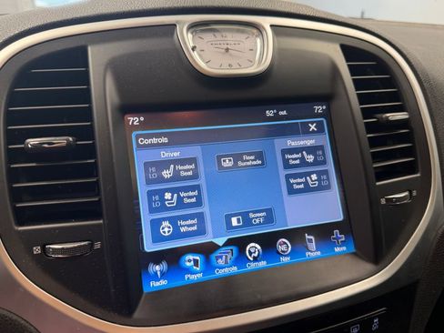 Used 2013 Chrysler 300 C AWD/4WD image 23