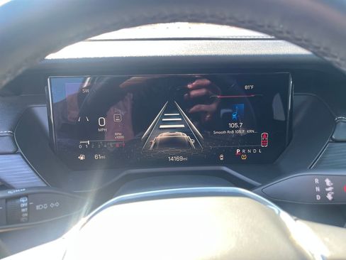 Used 2025 GMC Acadia Elevation image 15