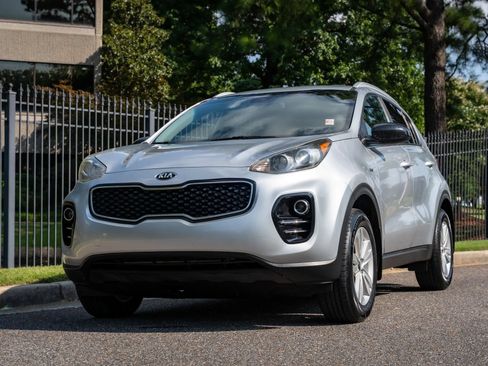 Used 2017 Kia Sportage LX w/ LX Popular Package AWD/4WD image 2