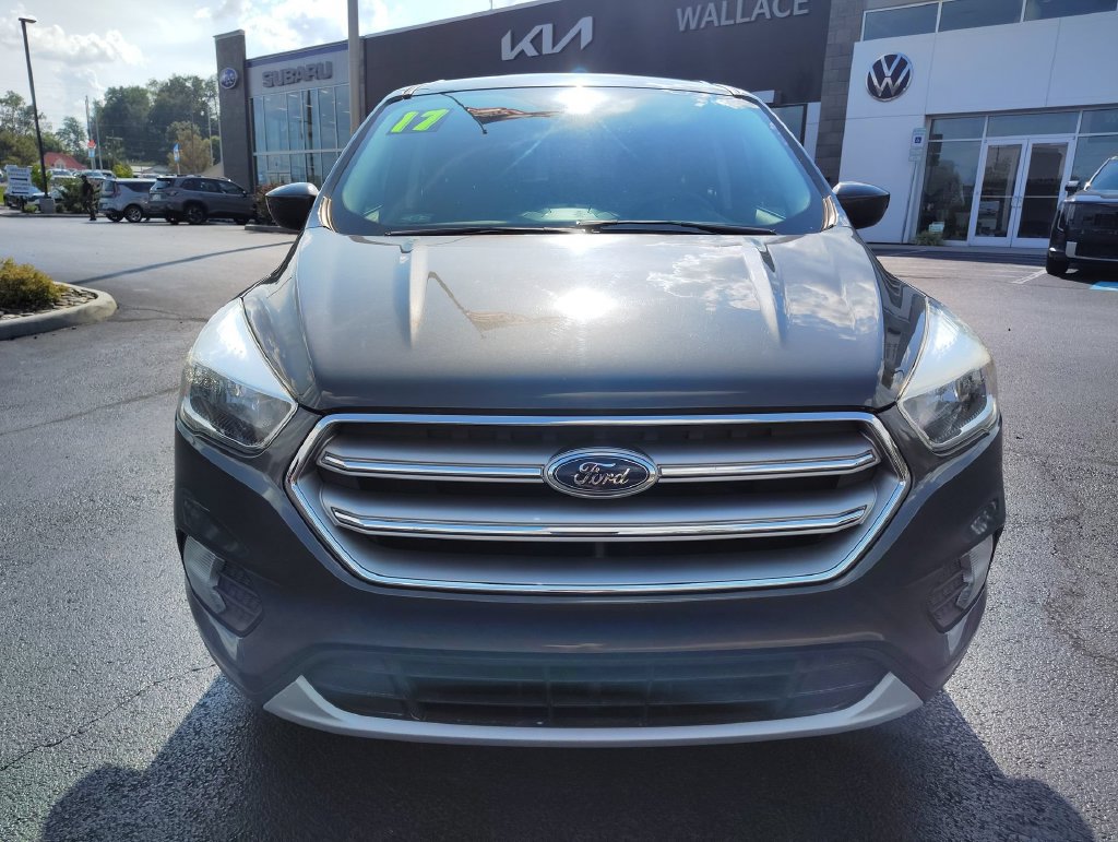 Used 2017 Ford Escape SE AWD/4WD image 2