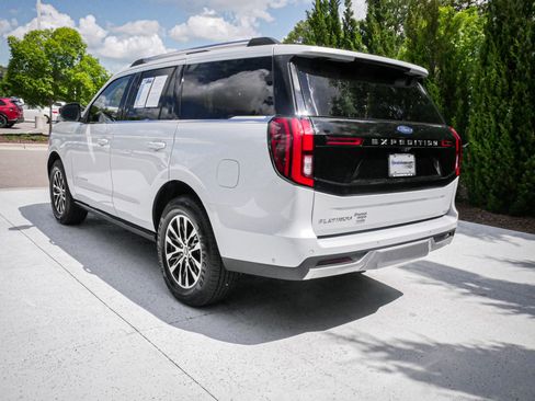 Used 2025 Ford Expedition Platinum AWD/4WD image 8
