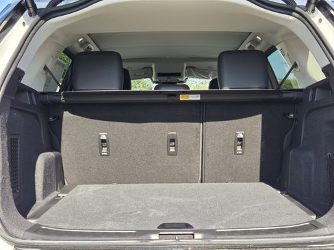 New 2025 Land Rover Discovery Sport S image 26