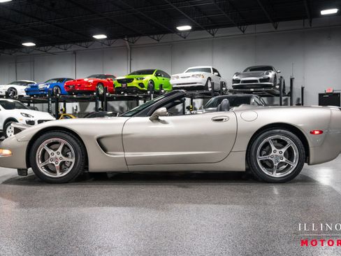 Used 2002 Chevrolet Corvette Convertible w/ Preferred Equipment Group2 image 2