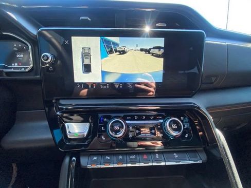 Used 2025 GMC Sierra 1500 AT4 w/ AT4 Premium Package AWD/4WD image 16