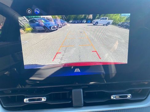 New 2026 Chevrolet Equinox LT w/ Convenience Package II image 8