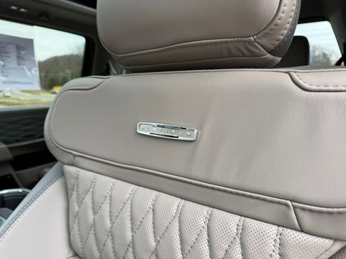 Used 2026 Ford F450 Platinum w/ Platinum Plus Package image 30