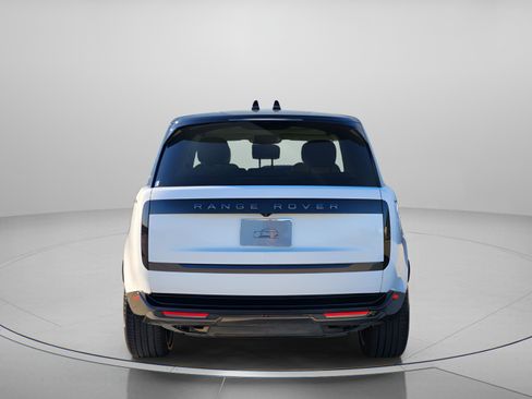 Used 2024 Land Rover Range Rover SE image 4