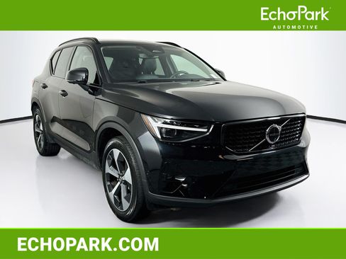 Used 2026 Volvo XC40 B5 Plus AWD/4WD image 1
