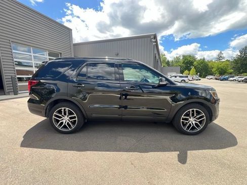 Used 2018 Ford Explorer Sport w/ Equipment Group 401A AWD/4WD image 4