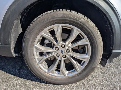 Used 2022 Ford Explorer Limited image 11