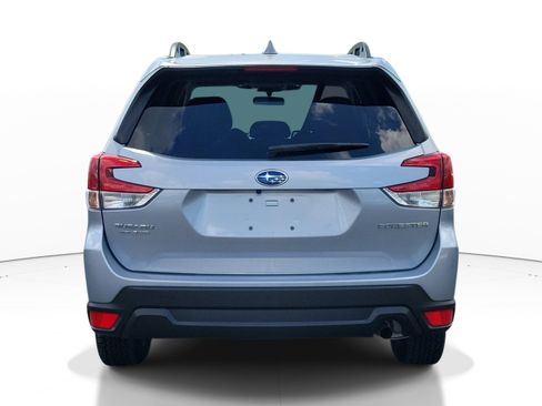 Used 2023 Subaru Forester Premium AWD/4WD image 5