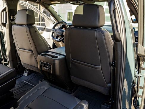 Used 2025 Chevrolet Tahoe Z71 w/ Comfort Package image 31