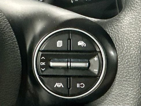 Used 2023 Kia Soul LX w/ LX Technology Package FWD image 10