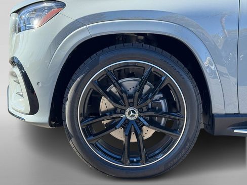 New 2026 Mercedes-Benz GLS 580 4MATIC image 5