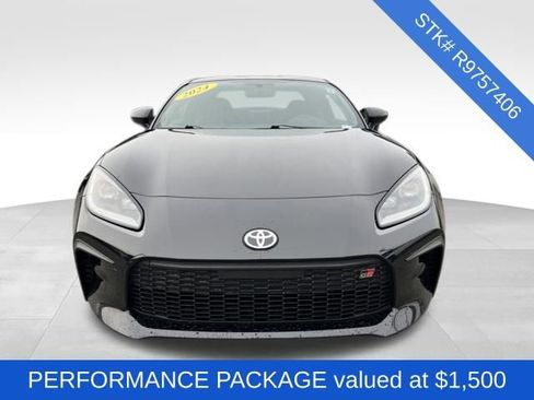 Used 2024 Toyota GR86 Premium w/ Performance Package image 2
