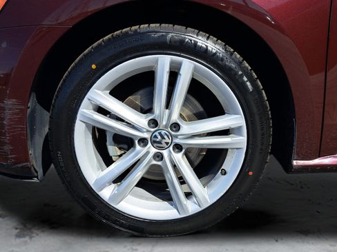 Used 2014 Volkswagen Passat 1.8T SE FWD image 28