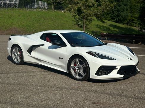 Used 2023 Chevrolet Corvette Stingray Preferred Conv w/ Battery Protection Package RWD image 2