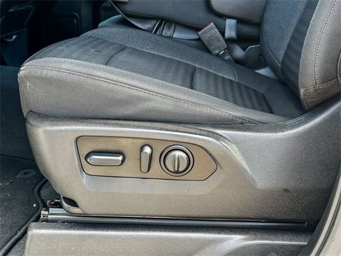 Used 2022 Chevrolet Silverado 2500 Custom w/ Custom Convenience Package image 13