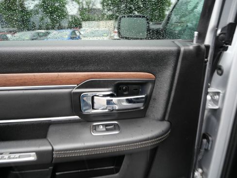 Used 2017 RAM 1500 Laramie AWD/4WD image 23