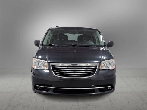 Used 2013 Chrysler Town & Country Touring w/ Trailer Tow Group image 3