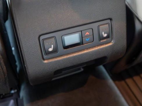 Used 2024 Mitsubishi Outlander SEL AWD/4WD image 19