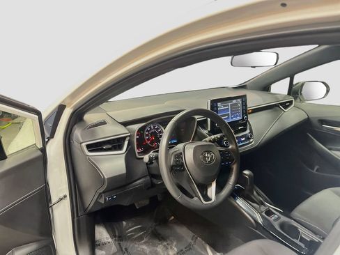 Used 2022 Toyota Corolla SE w/ Carpet Mat Package (TMS) FWD image 9
