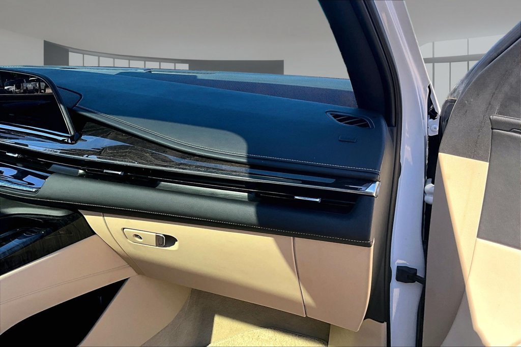 Used 2023 Cadillac Escalade ESV Premium Luxury w/ LPO, Floor Liner Package AWD/4WD image 16