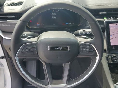 New 2025 Jeep Grand Cherokee Limited w/ Black Appearance Package image 29