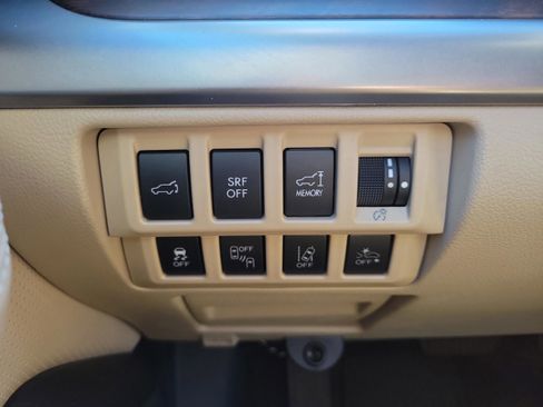 Used 2017 Subaru Outback 2.5i Limited image 15