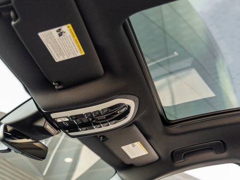 New 2026 Porsche Macan Turbo image 27