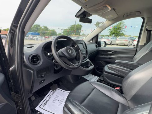 Used 2018 Mercedes-Benz Metris Passenger image 11