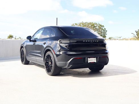 New 2026 Porsche Macan Electric RWD image 3