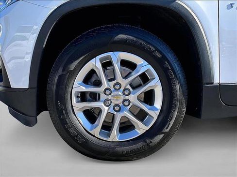 Used 2021 Chevrolet Traverse LS image 10