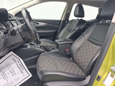 Used 2020 Nissan Rogue Sport SV w/ Technology Package AWD/4WD image 5