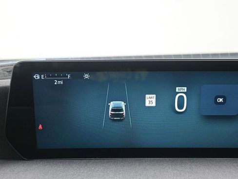 Used 2025 Ford Expedition Active image 9