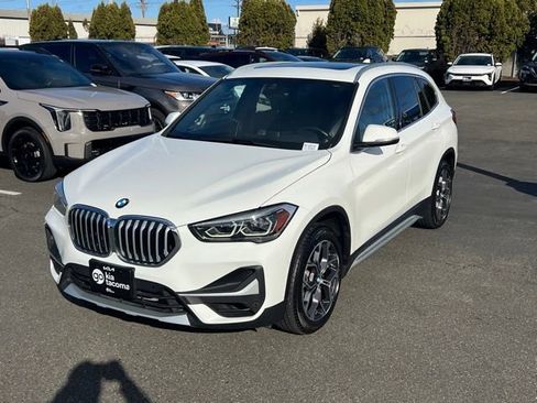 Used 2021 BMW X1 xDrive28i w/ Premium Package image 3