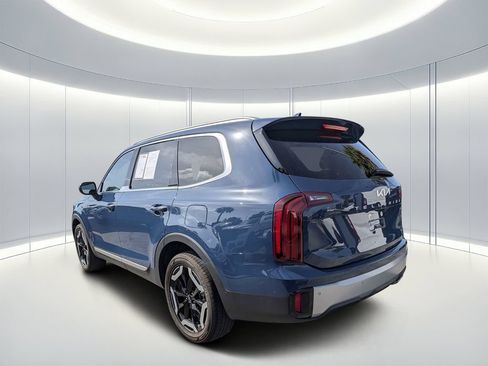 Used 2023 Kia Telluride S w/ S Sunroof Package FWD image 6