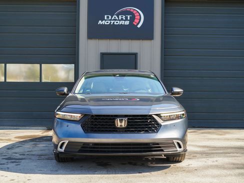 Used 2023 Honda Accord Touring image 2