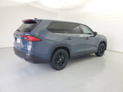 Used 2024 Toyota Grand Highlander AWD image 5