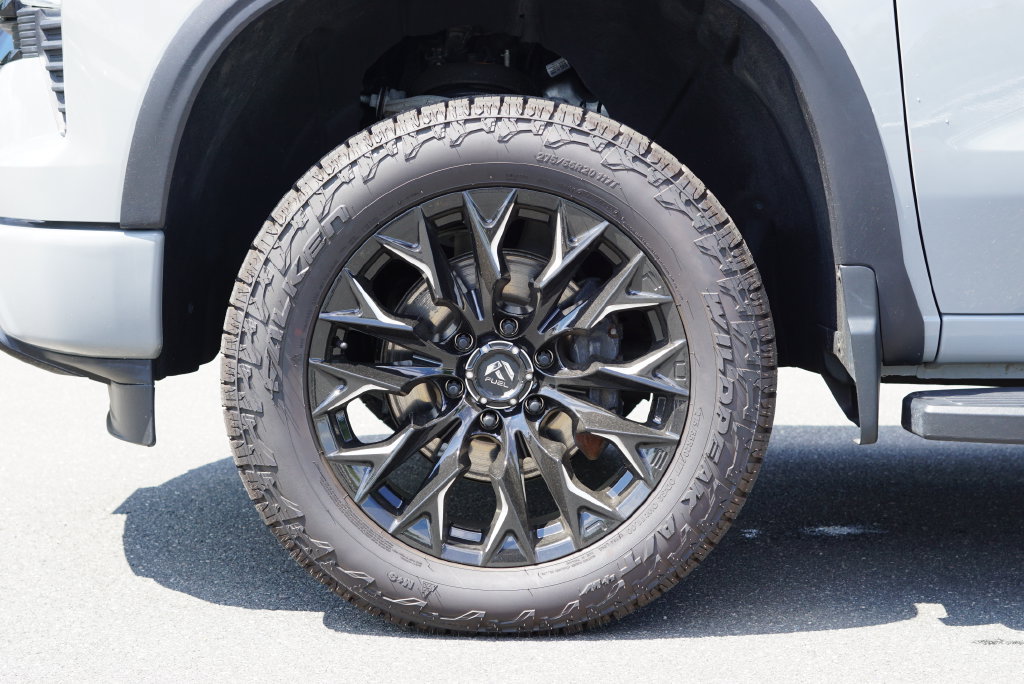 Used 2024 Chevrolet Silverado 1500 RST w/ Convenience Package II AWD/4WD image 9