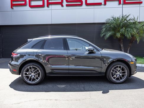 Certified 2026 Porsche Macan AWD/4WD image 10
