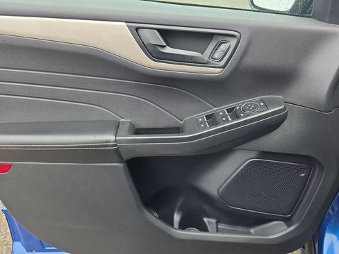 Certified 2022 Ford Escape SE w/ SE Sport Appearance Package FWD image 17