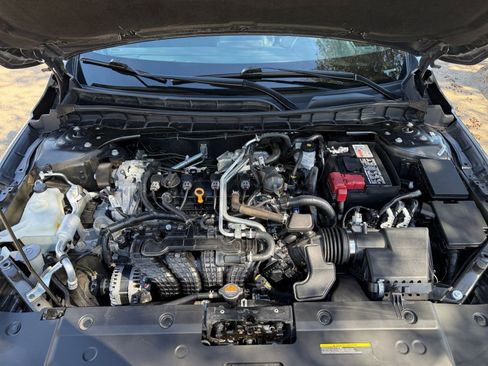 Used 2025 Nissan Altima 2.5 SV image 32