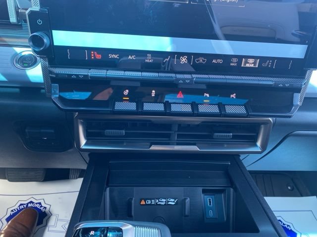 New 2025 GMC Hummer EV 2X w/ LPO, Roof Cross Rail Package AWD/4WD image 24